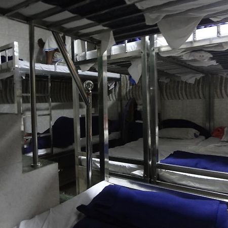 Aashiyana Dormitory Mumbai Exteriör bild