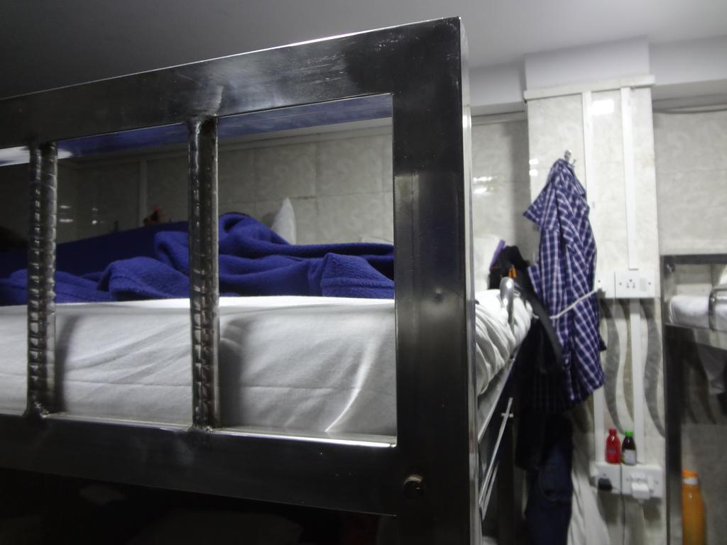 Aashiyana Dormitory Mumbai Exteriör bild