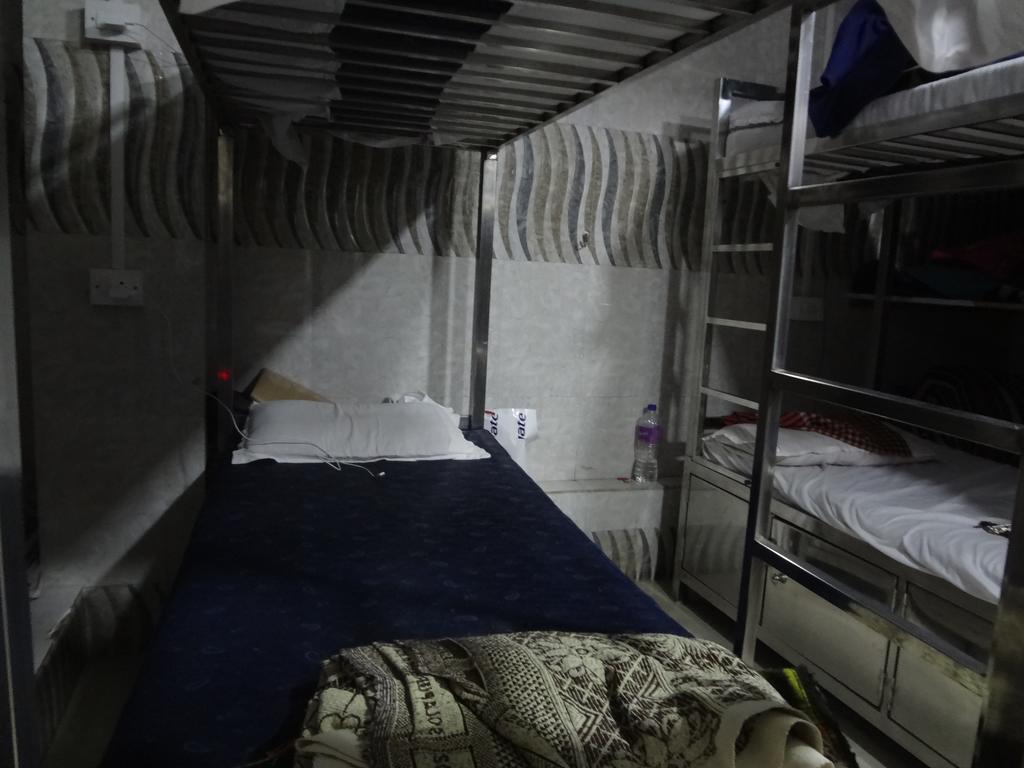 Aashiyana Dormitory Mumbai Exteriör bild